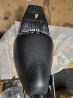 Aprilia sr 50 zadel nieuw, Fietsen en Brommers, Brommeronderdelen | Scooters, Info@piaggio.com, Ophalen of Verzenden, Zo goed als nieuw