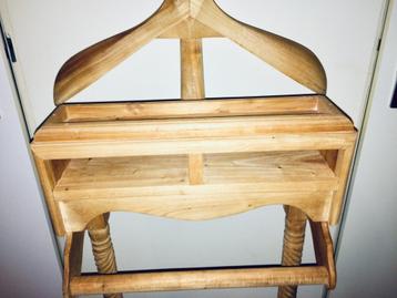 Houten dressboy van H.S. Meubelen (H120cm) beschikbaar voor biedingen