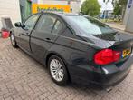 BMW 3-Serie 2.0 I 318 AUT 2010 Zwart, Auto's, BMW, Automaat, Euro 5, 1995 cc, USB