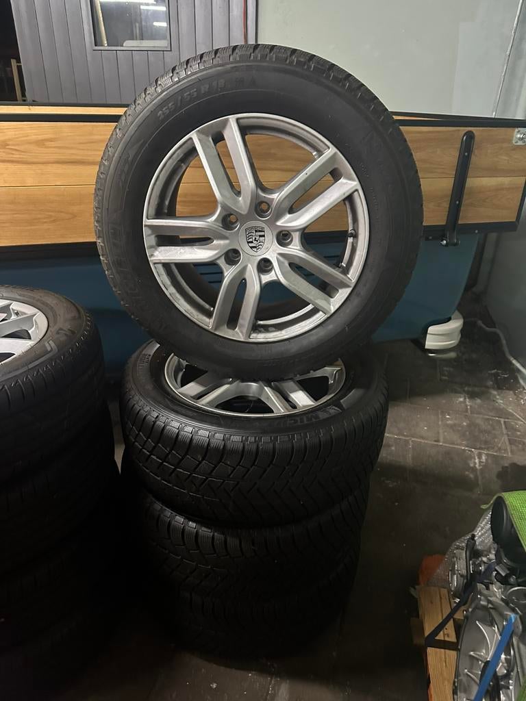 Lichtmetalen winterset Porsche (255/55/18), Auto-onderdelen, Banden en Velgen, Banden en Velgen, Zomerbanden, 18 inch, 255 mm