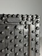 Franse brandkast kluis 20e eeuw replica, Ophalen, Zo goed als nieuw