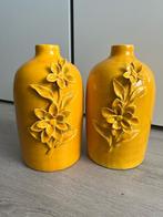 2 leuke vazen / oker geel / retro vintage / 28 cm, Ophalen, Gebruikt, Geel, Aardewerk of Porselein