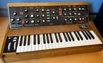 Moog Minimoog Model D 2016 monofone analoge synthesizer, Muziek en Instrumenten, Synthesizers, Overige aantallen, Zo goed als nieuw