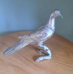 Metalen beeld sculptuur van een jonge duif op een tak, Ophalen of Verzenden