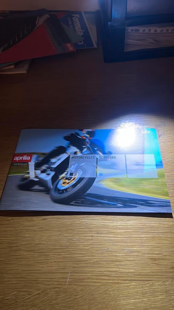 Aprilia motoren & scooters informatie boek, Motoren, Tuning en Styling, Ophalen of Verzenden