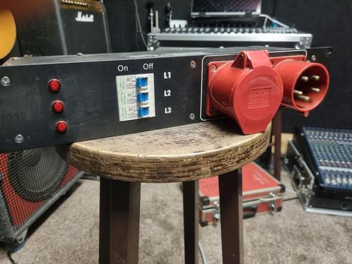 Stroomverdeler / Power Distributor - Professioneel, Muziek en Instrumenten, Kabels en Stekkers, Gebruikt, Ophalen of Verzenden