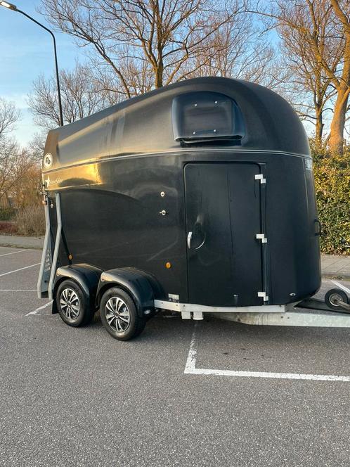 Prachtige Blomert polyster zadelkamer aluminium bodem, Dieren en Toebehoren, Paarden en Pony's | Trailers en Aanhangwagens, Zo goed als nieuw