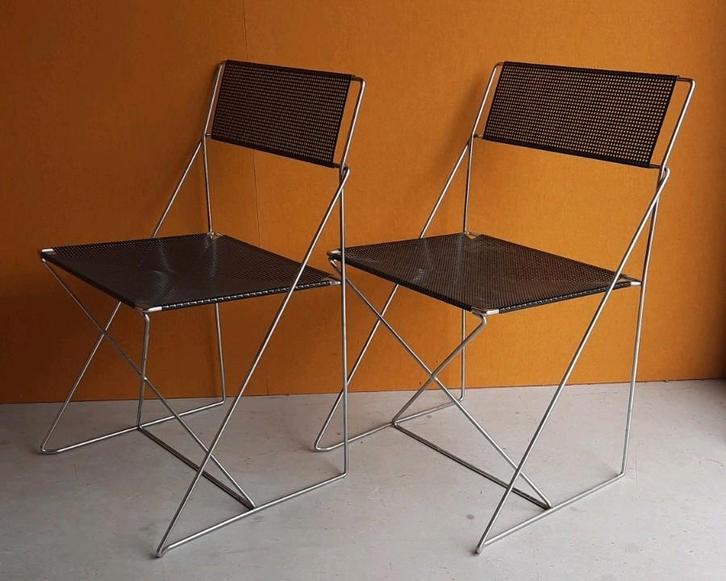Niels Jørgen Haugesen design stoelen, vintage, metaal, Huis en Inrichting, Stoelen, Gebruikt, Twee, Metaal, Ophalen of Verzenden