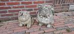 Twee betonnen hondenbeelden, Tuin en Terras, Tuinbeelden, Ophalen of Verzenden, Gebruikt, Beton, Dierenbeeld
