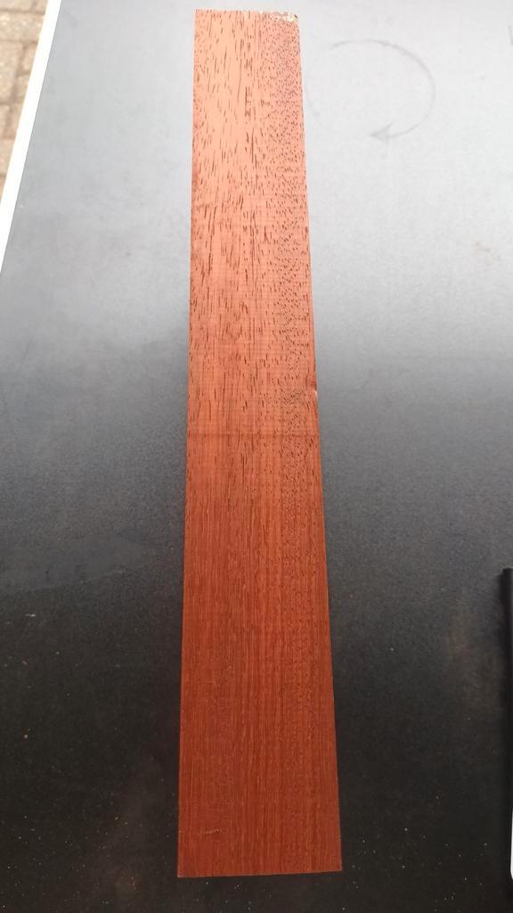 Padouk blok nr 11.  40 x 22 x 5,5 cm, Hobby en Vrije tijd, Overige Hobby en Vrije tijd, Ophalen of Verzenden