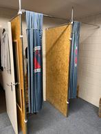 Te Koop : Paskamer Verkleedkamer underlayment 2x hout, Ophalen, Gebruikt, Metaal