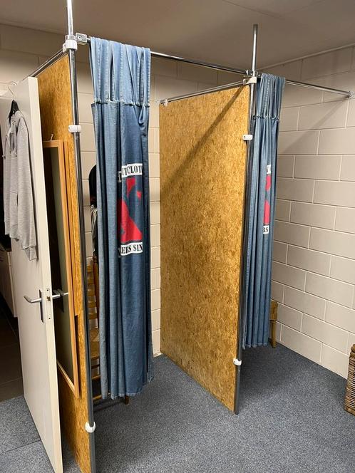 Te Koop : Paskamer Verkleedkamer underlayment 2x hout, Huis en Inrichting, Kasten | Kledingkasten, Gebruikt, Overige houtsoorten