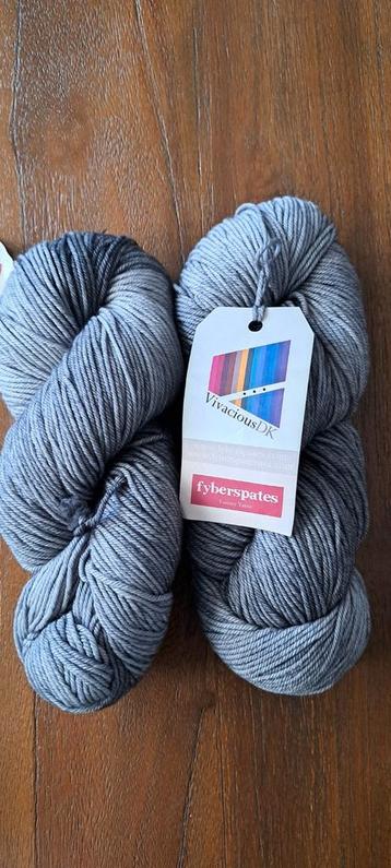 Fyberspates Vivacious DK 2 strengen Merinowol - Grijs beschikbaar voor biedingen