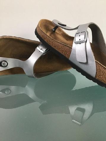GRATIS VERZENDEN | BIRKENSTOCK Gizeh zilveren slippers 39 beschikbaar voor biedingen