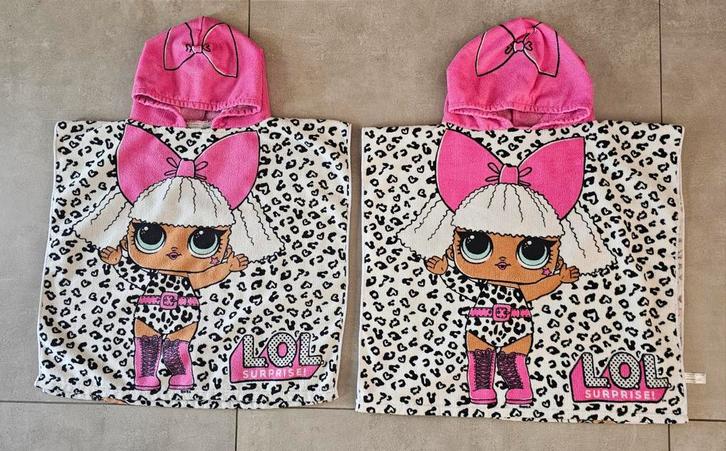 Badcapes / badponcho's L.O.L. (2 stuks), Kinderen en Baby's, Kinderkleding | Kinder-zwemkleding, Gebruikt, Badponcho, One size