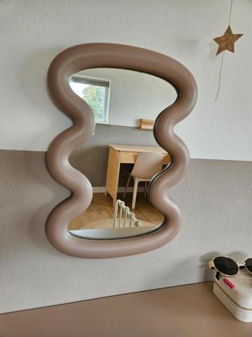 Leuke bruine spiegel 39 L x 27 B van H&M beschikbaar voor biedingen