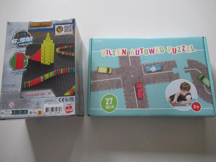 Autoweg van vilt  en Domino stenen 250 stuks vanaf 3 jaar, Kinderen en Baby's, Speelgoed | Educatief en Creatief, Zo goed als nieuw
