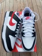 Nike Dunk Low Red Swoosh Panda maat 42,5 - nieuw in doos!, Verzenden, Zwart, Nike, Nieuw