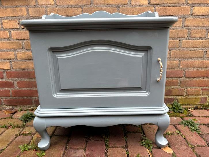 Mooi romantisch(nacht)kastje., Huis en Inrichting, Slaapkamer | Nachtkastjes, Gebruikt, 65 cm of meer, Ophalen