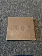 Thunderdome digipack bruin, Zo goed als nieuw, Verzenden