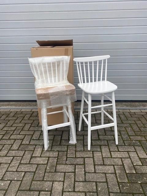 5 stuks nieuwe bistro thonet krukken wit Fameg model wand, Huis en Inrichting, Barkrukken, Zo goed als nieuw, 60 tot 90 cm, Hout