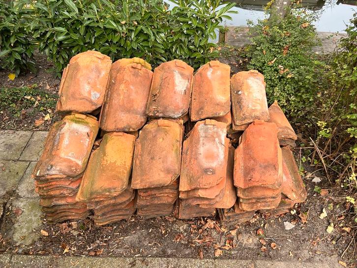 Oudhollandse rode holle dakpannen ca 200 st en 11 nokvorsten, Doe-het-zelf en Verbouw, Dakpannen en Dakbedekking, Gebruikt, Dakpannen