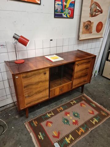 Vintage sideboard met.vitrine jaren 60  beschikbaar voor biedingen