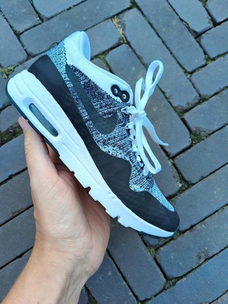 Nike Air Max 1 Ultra Flyknit white/ black, Kleding | Dames, Schoenen, Zo goed als nieuw, Sneakers of Gympen, Zwart, Ophalen of Verzenden