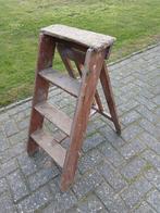 Oud Antiek houten schilderstrapje, Doe-het-zelf en Verbouw, Ladders en Trappen, Ophalen, Gebruikt, Minder dan 2 meter