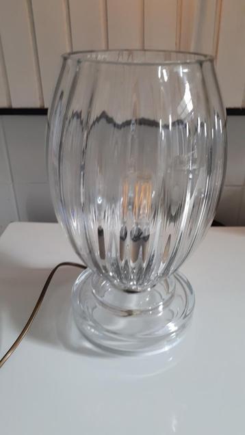 Glazen kast/tafellamp beschikbaar voor biedingen