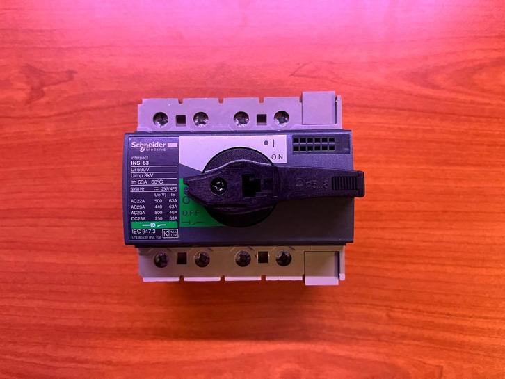 Schneider Electric INS63 4P Lastscheider, Hobby en Vrije tijd, Elektronica-componenten, Zo goed als nieuw, Ophalen of Verzenden