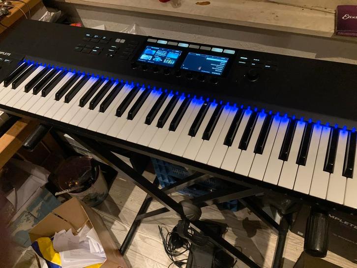 Native Instruments Komplete Kontrol S61 MK2, Muziek en Instrumenten, Piano's, Zo goed als nieuw, Piano, Zwart, Digitaal, Ophalen of Verzenden