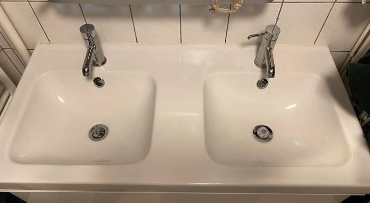 Wastafel dubbel badkamer, Huis en Inrichting, Badkamer | Badkamermeubels, Zo goed als nieuw, Wasbak of Wastafel, Minder dan 100 cm