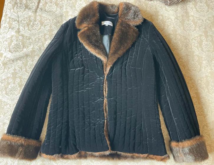 Zwart velours jasje Gerard Darel, maat 40-42, Kleding | Dames, Jasjes, Kostuums en Pakken, Zo goed als nieuw, Jasje, Maat 42/44 (L)
