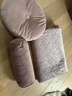 Sprei en twee sierkussens kleur Oud roze, Ophalen of Verzenden, Zo goed als nieuw, Beige, Rond