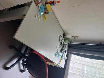 Bureau ophalen in Best beschikbaar voor biedingen