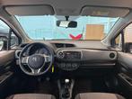 Toyota Yaris 1.3 VVT-i Aspiration (bj 2014), Auto's, Toyota, Voorwielaandrijving, Stof, Gebruikt, 4 cilinders