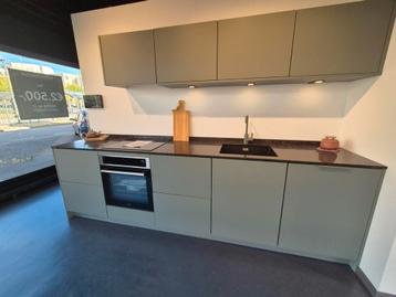 showroomkeuken Veda green beschikbaar voor biedingen