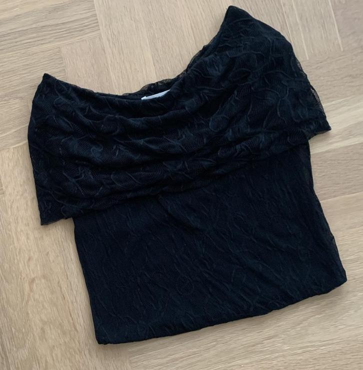 Zwarte Simultanious kant top - nieuwstaat., Kleding | Dames, Gelegenheidskleding, Nieuw, Overige typen, Maat 36 (S), Zwart, Ophalen of Verzenden