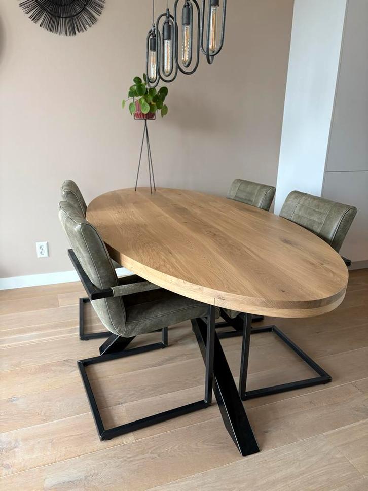 Eethoek met ovale eiken eettafel en 6 leren stoelen, Huis en Inrichting, Tafels | Eettafels, Zo goed als nieuw, 100 tot 150 cm