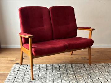 Farstrup Casa 2‑Seater Sofa in Bordeaux beschikbaar voor biedingen