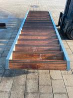 Trap hardhouten tredes met leuning, Doe-het-zelf en Verbouw, Ladders en Trappen, Ophalen, Gebruikt, Trap, 2 tot 4 meter