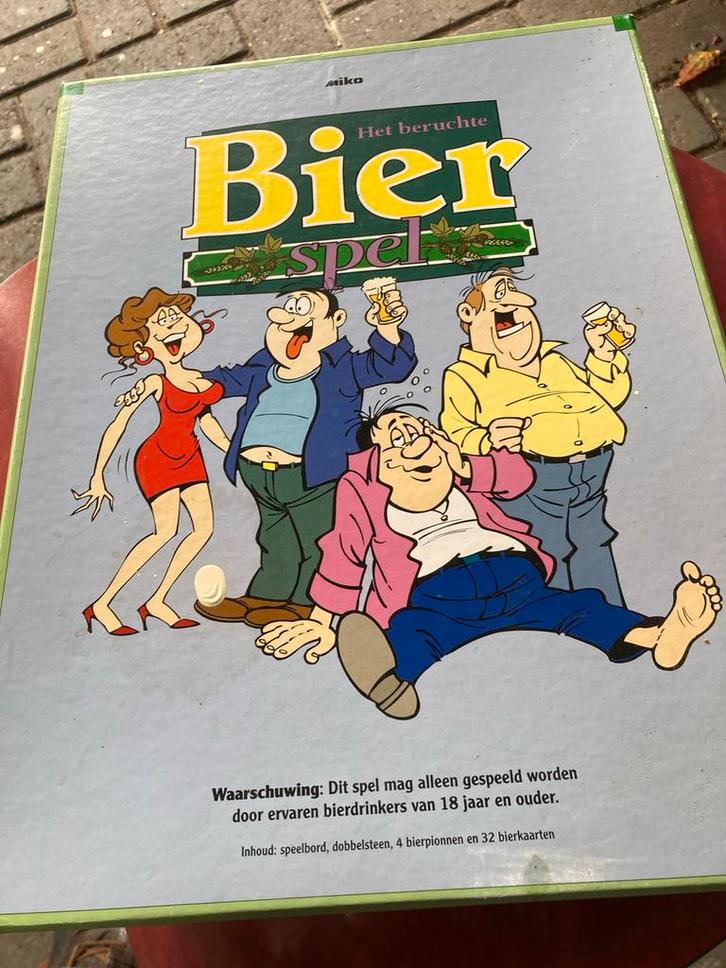 Het Beruchte Bier Spel, Hobby en Vrije tijd, Gezelschapsspellen | Bordspellen, Gebruikt, Drie of vier spelers, Ophalen of Verzenden