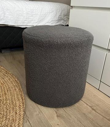 Poef - krukje 40cm hoog diameter 38cm beschikbaar voor biedingen