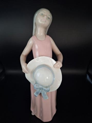 lladro beeldje beschikbaar voor biedingen
