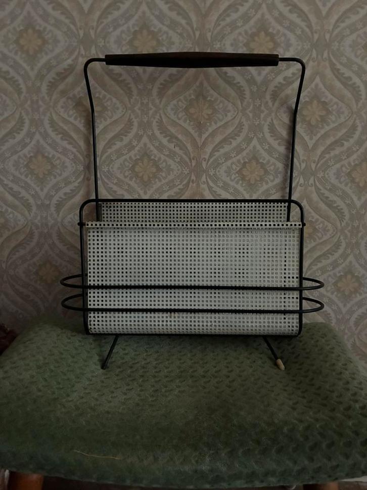 Sixties vintage krantenbak, Huis en Inrichting, Woonaccessoires | Krantenbakken en Lectuurbakken, Gebruikt, Ophalen