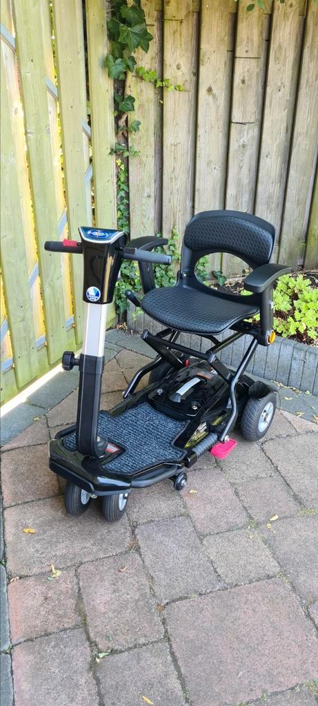Te huur: Opvouwbare Scootmobiel, Diversen, Rolstoelen, Zo goed als nieuw, Elektrische rolstoel, Ophalen of Verzenden