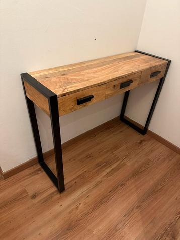 Stylish Industrial Console Table  beschikbaar voor biedingen