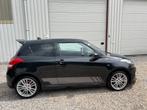 Suzuki Swift 1.6 Sport CAMERA.NAVI.CLIMA.KEYLESS.XENON!, Auto's, Voorwielaandrijving, Euro 5, Gebruikt, Zwart