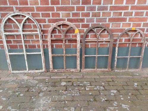 4 mooie oude gietijzeren stalramen,  kerkramen., Doe-het-zelf en Verbouw, Glas en Ramen, Zo goed als nieuw, Minder dan 80 cm, Minder dan 80 cm
